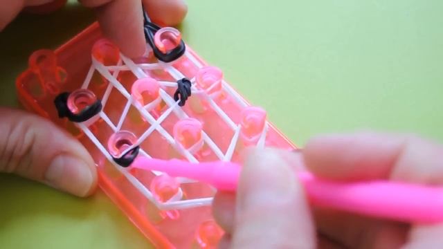 ❤Панда. Фигурки из резинок Happy Rainbow Loom. Как плести. Урок №91❤ смотреть онлайн