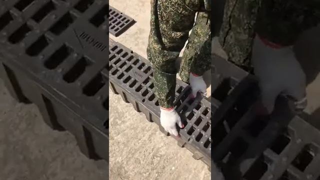 Инструкция по сборке водоотводных лотков фирмы "Водсток". ЛПК 200.200 с РПК 200 А 15. смотреть онлайн