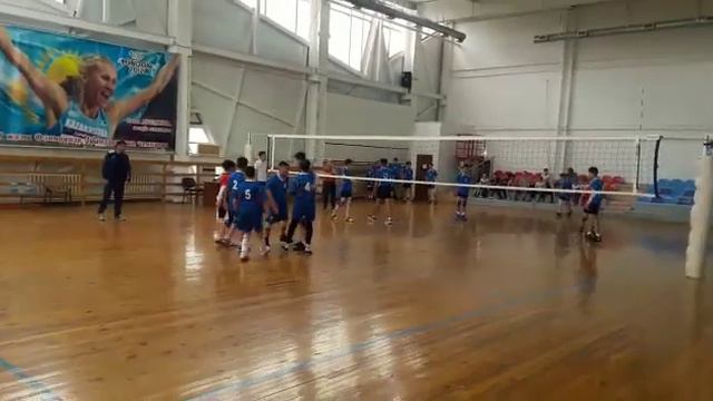 Мирас играет волейбол в Павлодаре(2) смотреть онлайн
