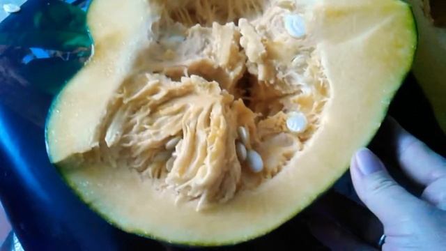 РЕЖЕМ ТЫКВУ НЕЗНАКОМКУ. ВКУСНОТА!!! МОЛОЧНАЯ РИСОВАЯ КАША С ТЫКВОЙ В МОРОЗНЫЙ ДЕНЕК. смотреть онлайн