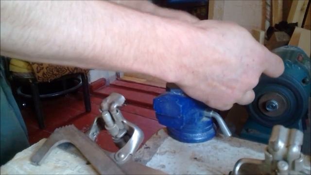 Резцы из коньков. Wood cutters from old skates. смотреть онлайн