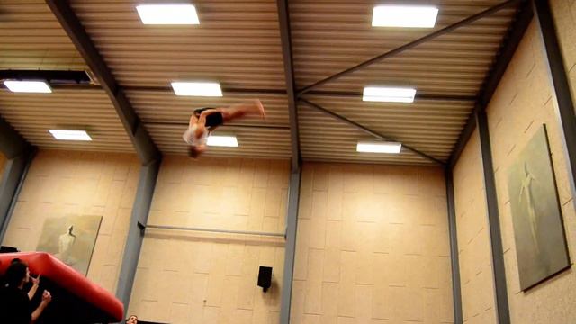 Andreas Rasmussen Alternativ triple hofte смотреть онлайн