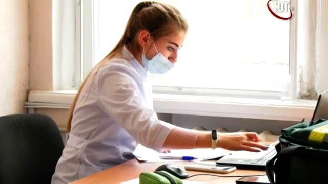 В БЕРДЯНСКЕ ПРИВИВАЮТ ЧИНОВНИКОВ 2021 10 12 смотреть онлайн