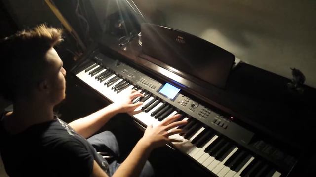 Shingeki no Kyojin OP (Guren no Yumiya) Piano Cover смотреть онлайн