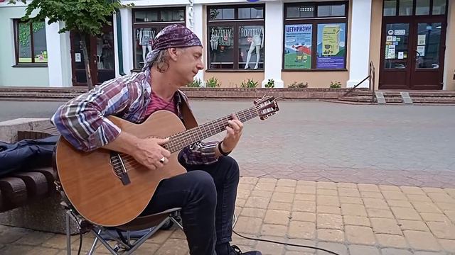 20.08.2021 Brest Belarus. Виртуозно играет! Уличные музыканты на Советской. Прогулки с Викторией. смотреть онлайн