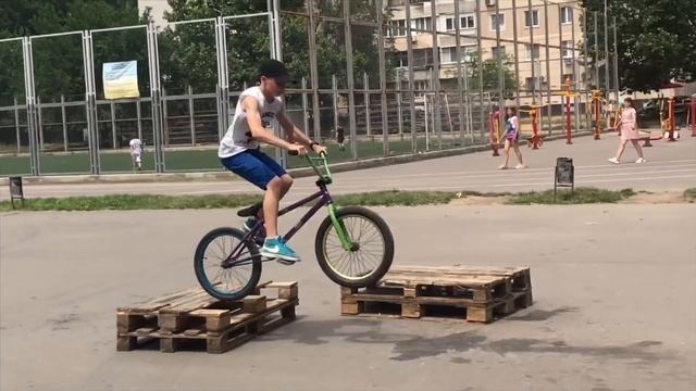ОДЕССА НОВЫЙ СКЕЙТ ПАРК | ЧАСТЬ 2 BMX ODESSA SKATE PARK смотреть онлайн