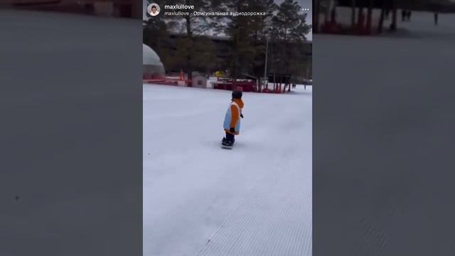 Экс-амурчанин без ног Максим Абрамов научился кататься на сноуборде смотреть онлайн