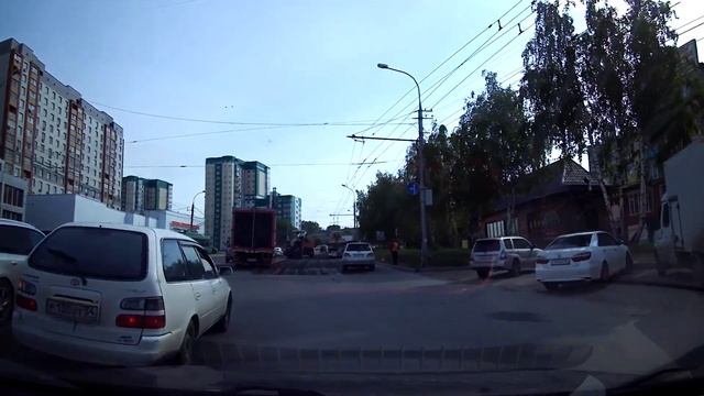 Ремонт на Богаткова на пол дороги непонятно зачем... смотреть онлайн