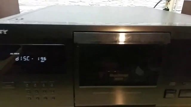Sony CDP-CX205 200 Disc CD Player Demo смотреть онлайн