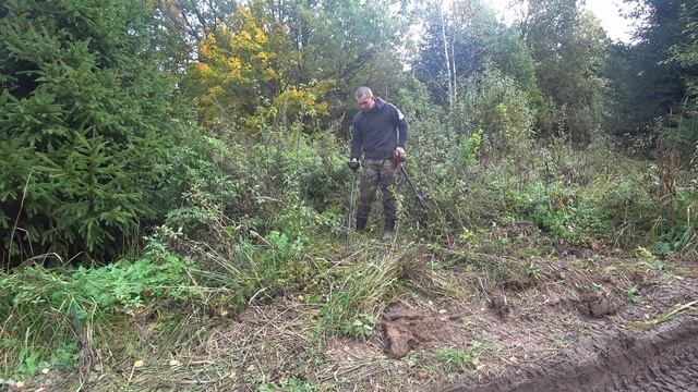 ЗАБИРАЕМ МЕТАЛЛ! НИВА НА ОТБОЙНИКАХ! КУЧА ТРАКОВ И ДРУГИЕ ТЯЖЕЛЫЕ НАХОДКИ. смотреть онлайн