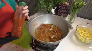 Тушеная картошка с мясом с рулетиками из теста! В казане.!