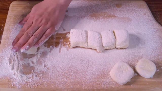 Ідеальний РЕЦЕПТ ПИШНИХ та НІЖНИХ СИРНИКІВ на сніданок смотреть онлайн