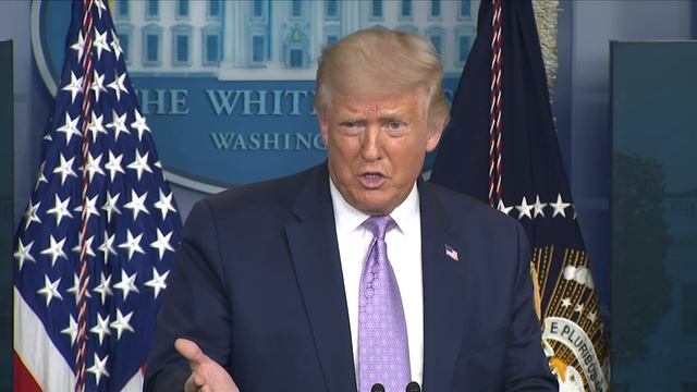 Trump responds to question on Hong Kong from Epoch Times reporter смотреть онлайн