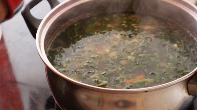 Готовим на Крите // Щавелевый суп - вкус детства // Cooking on Crete Sorrel soup смотреть онлайн