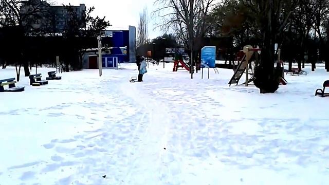 VLOG.Снегопад в Николаеве прогулка на санках;) смотреть онлайн