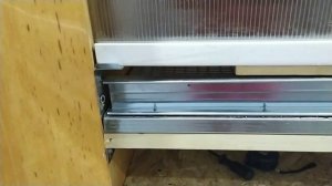 Брудер из старого шкафа.Часть 3. Раздвижные двери из поликарбоната.