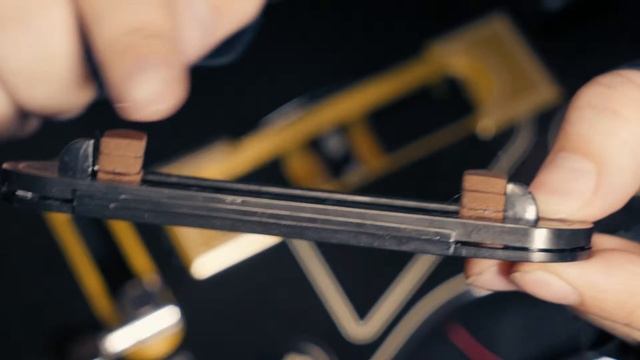 Guitar Hero Live new guitar controller string mod (with ENG subs) смотреть онлайн