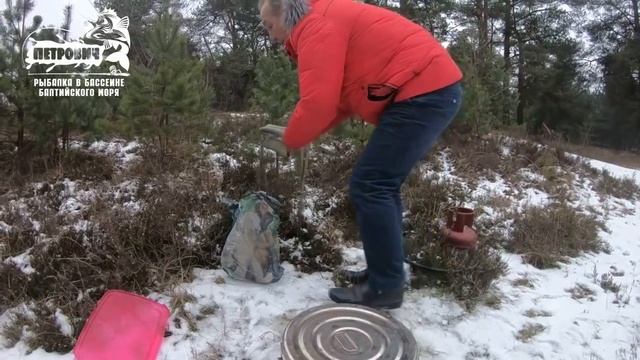 СЕМЕЙНЫЕ РЕЦЕПТЫ: ГОРЯЧЕЕ КОПЧЕНИЕ ОКУНЯ НА СВЕЖЕМ ВОЗДУХЕ смотреть онлайн