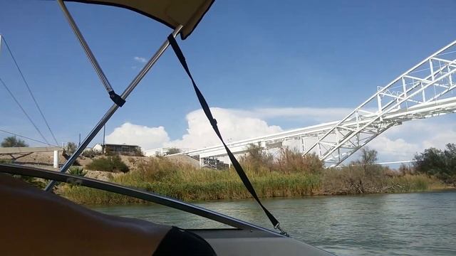 Город -квзино Лафлен в пустыне Невада