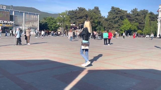 ЧЕМ КОРМИЛИ В ОТЕЛИ В ГЕЛЕНДЖИКЕ?ГОРЯЧИЙ КЛЮЧ И ГРУЗИНСКИЙ РЕСТОРАН смотреть онлайн