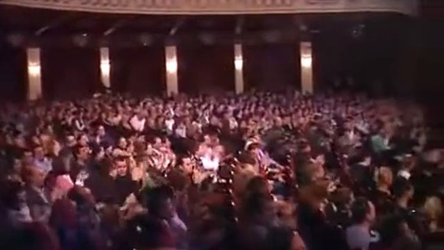 Галустяна мужик целует в засос! Шок! СМОТРЕТЬ ВСЕМ! смотреть онлайн