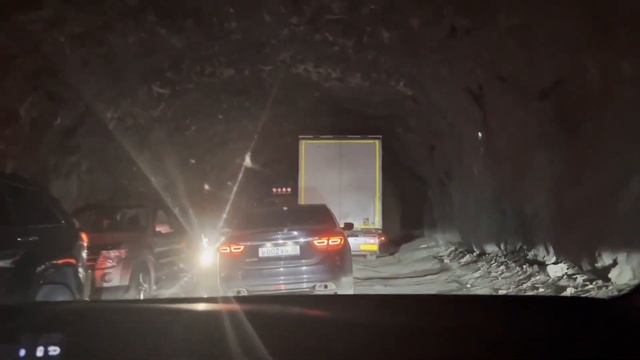 Граница Грузия Россия Как пройти быстро и без очереди Верхний Ларс Ужасный пробки, беспредел смотреть онлайн