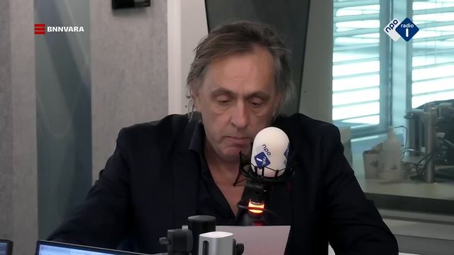 Marcel van Roosmalen: 'Alles wat Frans Timmermans doet, mislukt' | NPO Radio 1 смотреть онлайн