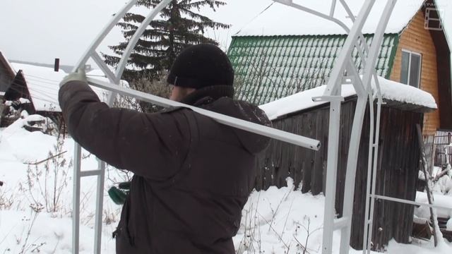 УСТАНОВКА ТЕПЛИЦЫ НОВОГО ПОКОЛЕНИЯ ЧАСТЬ 1. СОВМЕСТНЫЙ ПРОЕКТ С КОМПАНИЕЙ УРАЛЬСКАЯ УСАДЬБА ТЕПЛИЦЫ смотреть онлайн