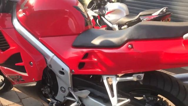 98 Honda VFR 750 смотреть онлайн