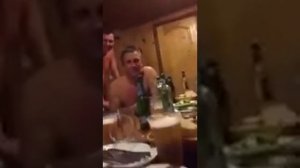 Мужик в бане рассказал смешной анекдот