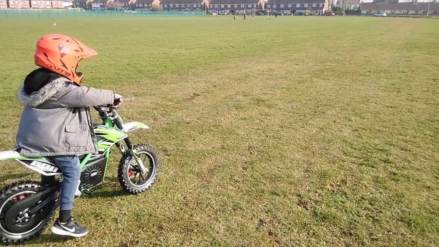 XTM Pro Rider 500w 36v Electric Dirt Bike - Conor Tries Speed 3 смотреть онлайн