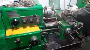 Нарезание резьб на токарном станке 1К625.