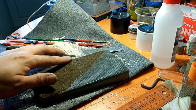 Изготовление земли и первого слоя травы / Making of earthen cover and grass смотреть онлайн