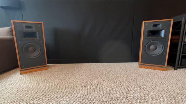 U-Turn Orbit Theory w/Ortofon Bronze demo смотреть онлайн