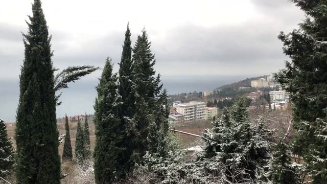 Ялта. И у нас выпал снег. Похолодало. 08 января 2023. Крым. Crimea. Yalta. смотреть онлайн