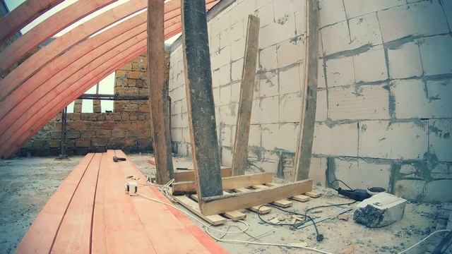 Делаю козла из остатков опалубки и поддона.