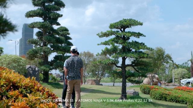 Shoot On LUMIX S5 + ATOMOS NINJA V 5.9K RAW ProRes 4:22 12 Bit