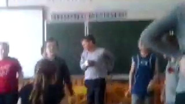 Как мальчики учатся танцевать смотреть онлайн