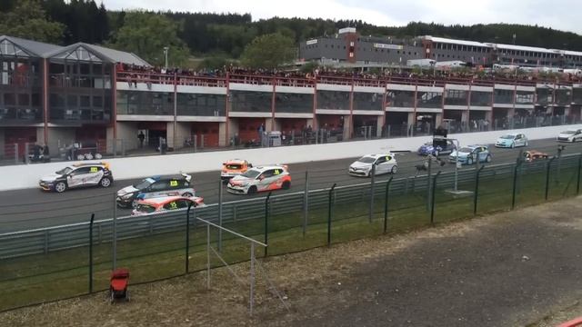 World Series by Renault Clio Cup Crash Spa смотреть онлайн