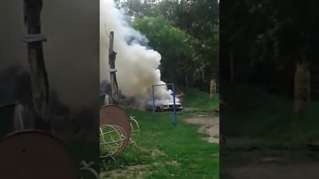 Пожар на детской площадке!!! смотреть онлайн