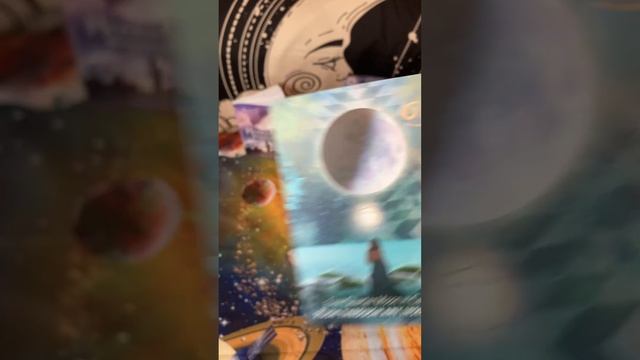 Moonology Manifestations Oracle artwork by Lori Menna guidebook by Yasmin Boland flip through смотреть онлайн