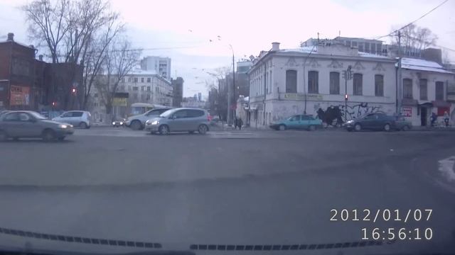 Верблюды в городе... :).avi смотреть онлайн