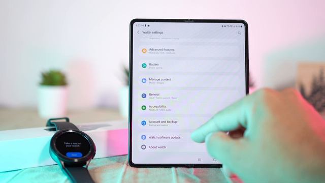 Samsung Galaxy Watch4 Classic 46 mm unboxing and hands on смотреть онлайн