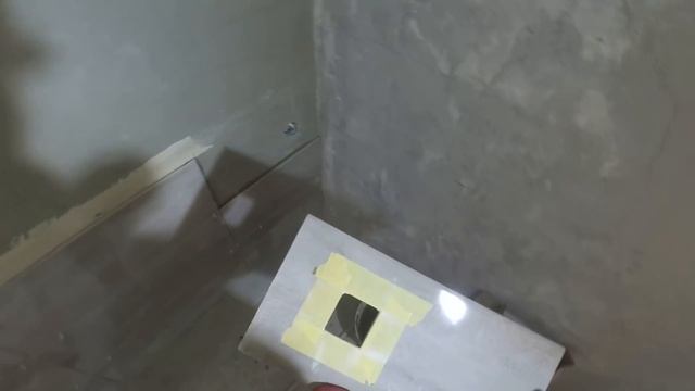 Укладка кафельной плитки в ванной. Стена. Мастер-класс. Часть-1. Весь процесс. смотреть онлайн