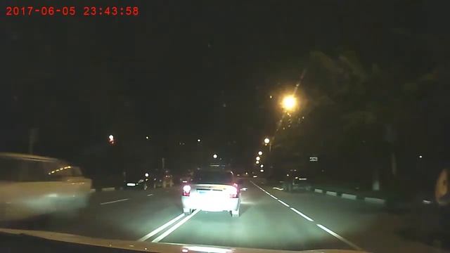 Геленджик ППС! двойная сплошная? нет ее для них!!!