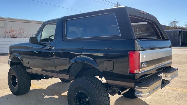 1993 Ford Bronco Eddie Bauer Walk Around Video смотреть онлайн