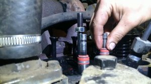 Замена сальников клапанов МТЗ 892 не снимая ГБЦ.