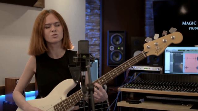 Alina Royz - Crazy In Love (Beyonce Bass & Vocal Cover) смотреть онлайн