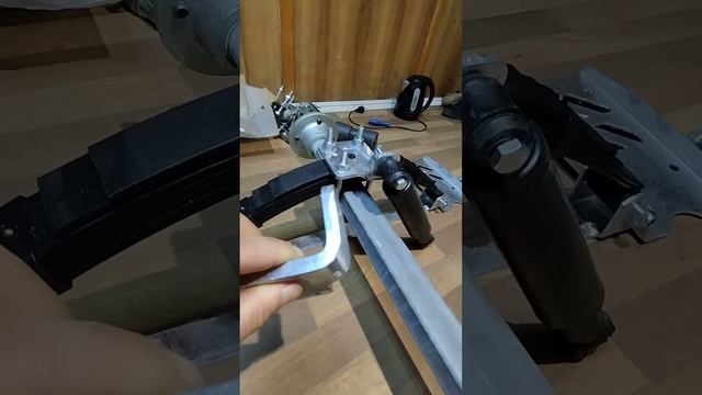 Делаем регулируемую(сдвижную) подвеску на лодочном прицепе. смотреть онлайн