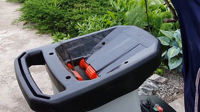 Садовый измельчитель. Два года работы.Дополнение к видео "Фреза или нож?Какую систему выбрать?" смотреть онлайн